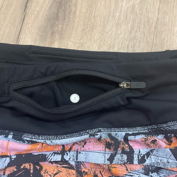 Lululemon Run Times Short II 4", size 2 - Picture 6 of 10